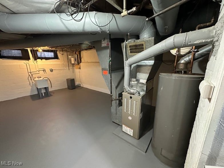 Building Photo - 5185 Anthony St