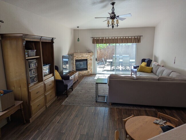 Building Photo - COMING SOON in August! Furnished Townhome in Boulder Pointe with All Utilities included - 3 bedro...