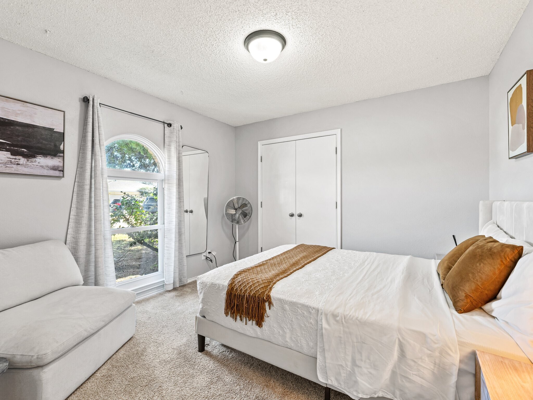 Building Photo - 1113 Roaring Springs Dr