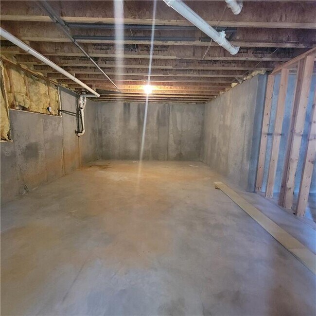 Building Photo - 3045 Binghampton Ln
