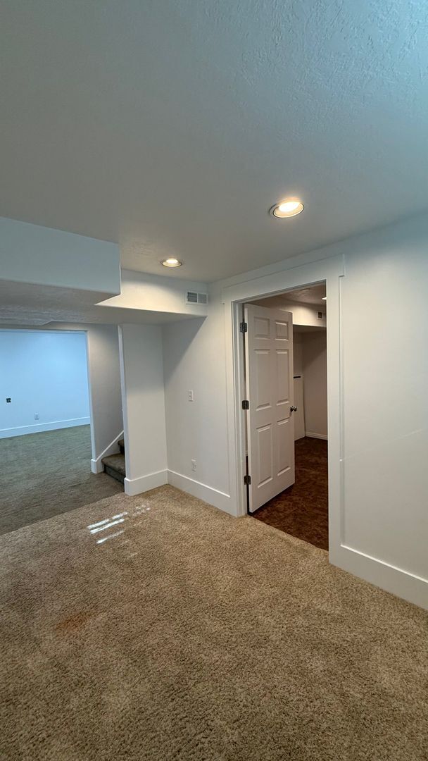 Building Photo - Large Single Family Lehi Home available now!