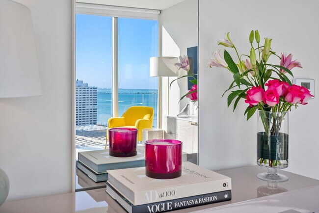 Building Photo - 485 Brickell Ave