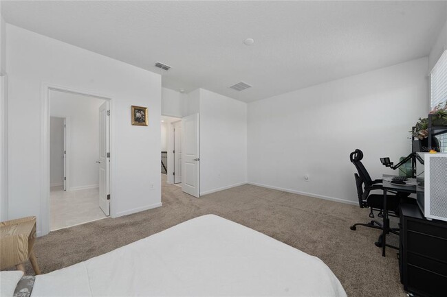 Building Photo - 4132 Jespersen St