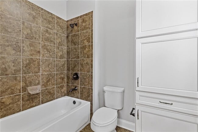 Building Photo - 5440 Northview Lake