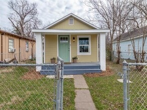 Building Photo - 923 S 1st St