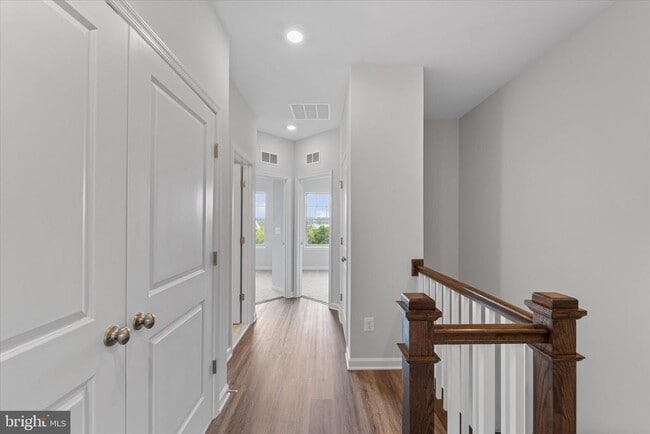 Building Photo - 705 Sawback Sq NE