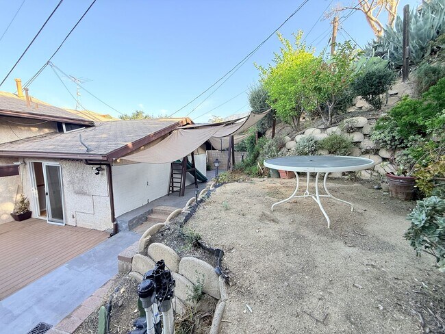 Building Photo - 4242 Briggs Ave