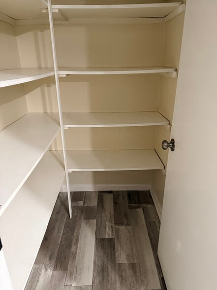 Building Photo - 2717 Oppenheim Ct