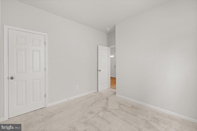 Building Photo - 106 Heyford Dr