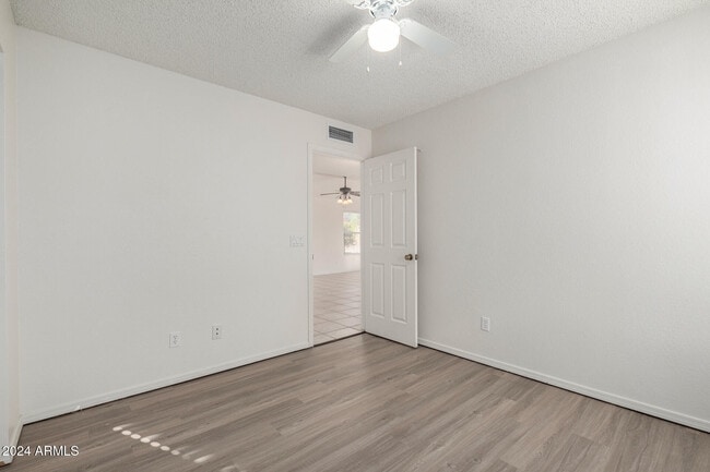 Building Photo - 3025 E Woodland Dr