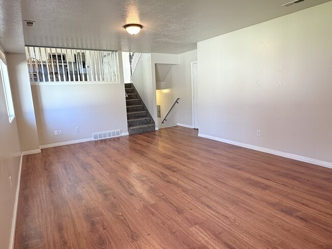 Building Photo - 2022 N 850 W