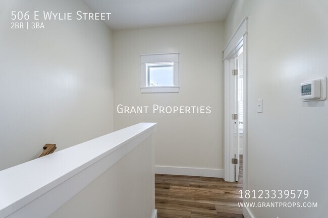 Building Photo - 506 E Wylie St