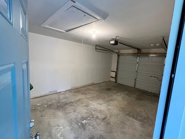 Building Photo - 900 5th Way