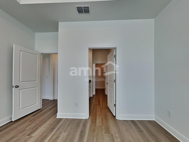 Building Photo - 6622 Atlantic Bch Ave