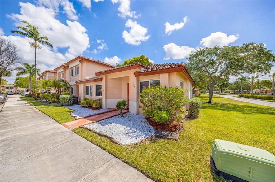 Primary Photo - 709 NW 208th Way