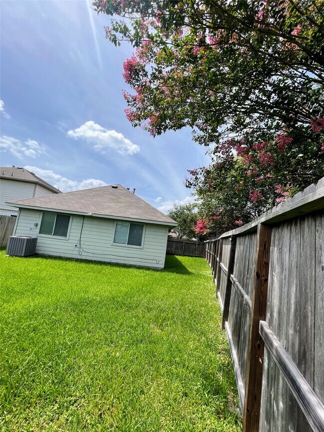 Building Photo - 4010 Bealey Ln