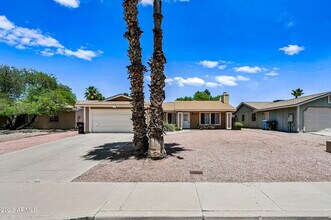 Building Photo - 6830 E Paradise Ln