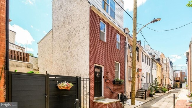Building Photo - 602 Clymer St