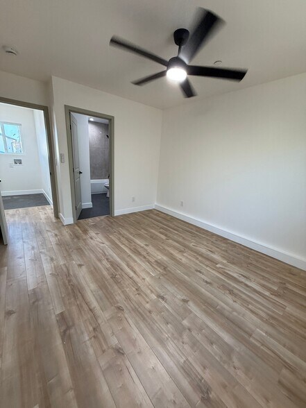 Building Photo - 4931 E San Rafael St