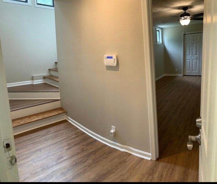 Building Photo - 211 Crabapple Ln