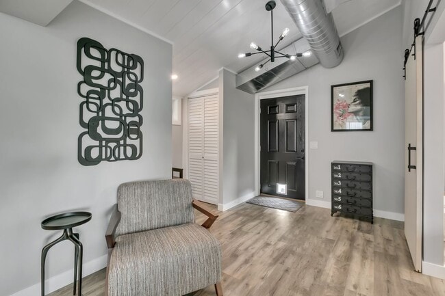 Building Photo - Private ADU available in Burien (garages n...