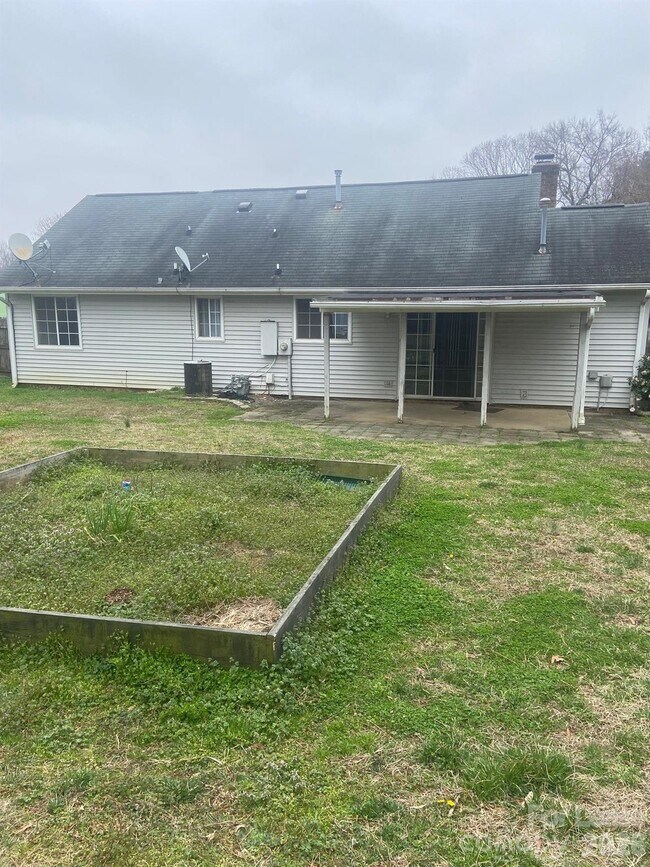 Building Photo - 6621 Pinta Ct