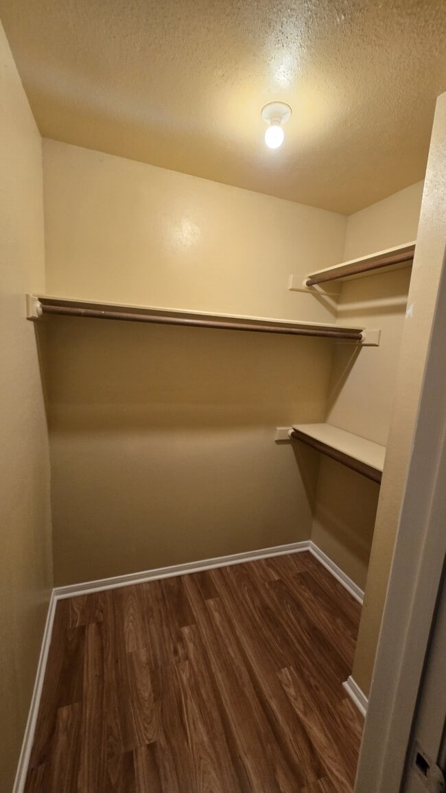 Building Photo - 135 April Point Dr N