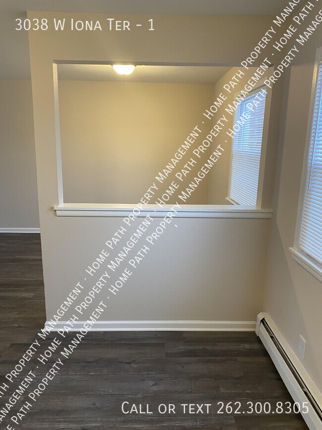 Building Photo - 3038 W Iona Terrace