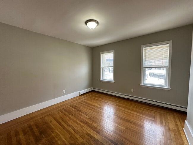 Building Photo - 73 Division St