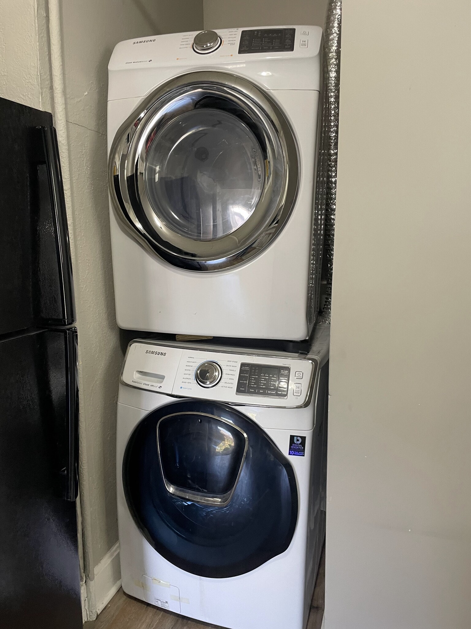 Building Photo - 518 Sandusky Ave