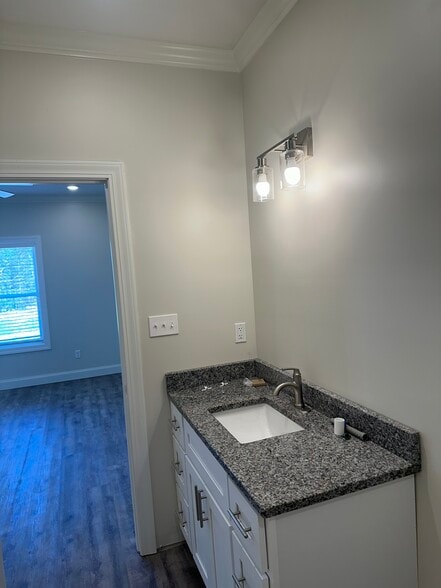 Building Photo - 191 Willowbrook Dr