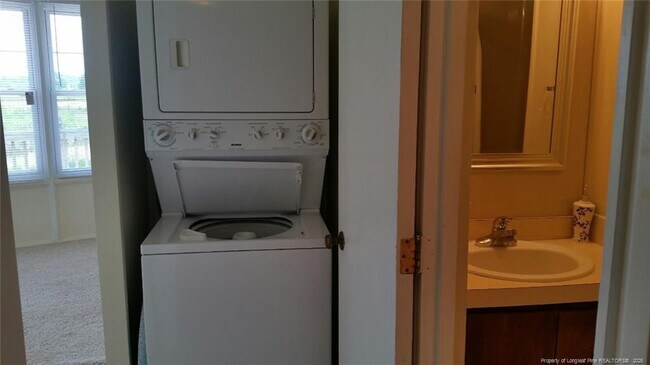 Building Photo - 384 Bald Cypress Dr