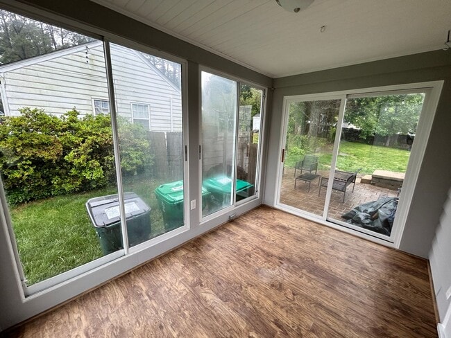 Building Photo - 1124 Bridle Ln