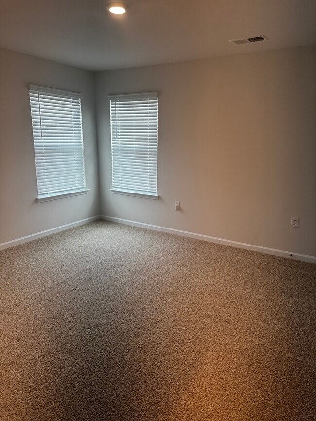 Building Photo - 434 Carolina Hemlock Dr