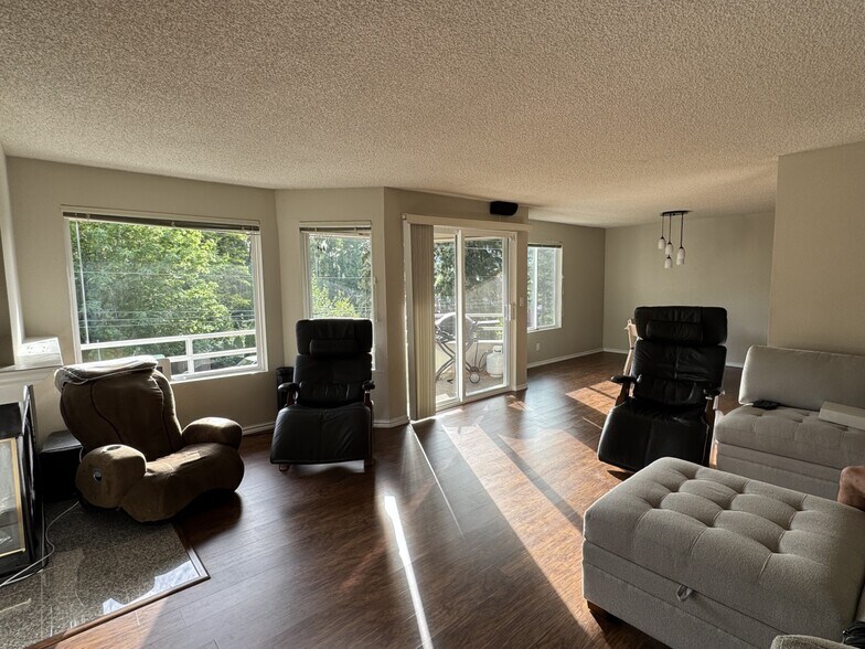 Living Room - 11430 99th Pl NE