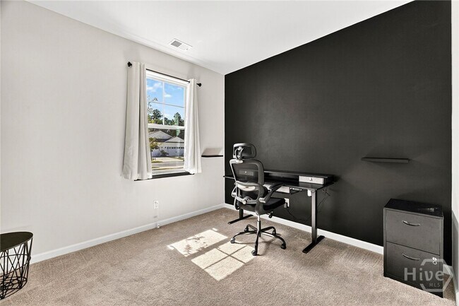 Building Photo - 170 Holloway Hl