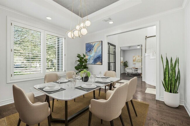 Building Photo - 1213 Grosvener Ct