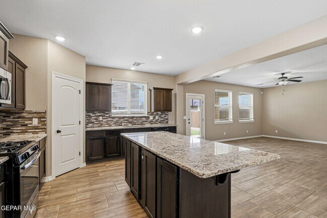 Building Photo - 1004 Wensley Pl