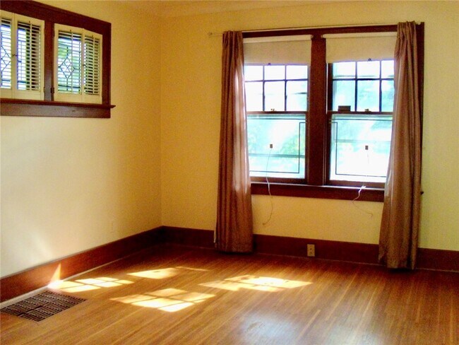 Building Photo - 51 Elmerston Rd