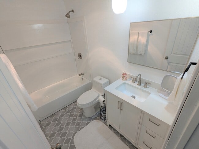 Building Photo - 3134 Edelweiss Dr