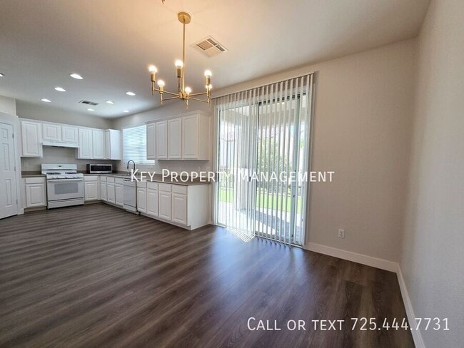 Building Photo - 8789 Ashley Park Ave