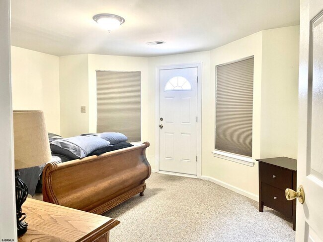 Building Photo - 12 S Washington Ave