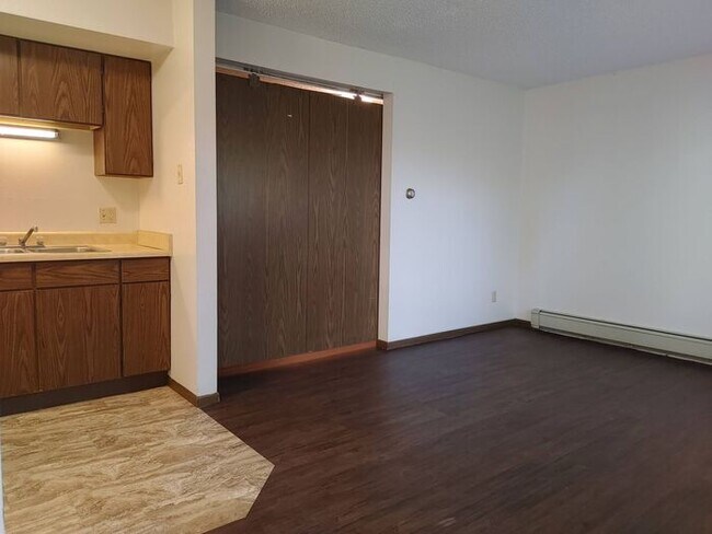 Building Photo - $875 | 1 Bedroom, 1 Bathroom Apartment | No Pets | Available for IMMEDIATE Move In!