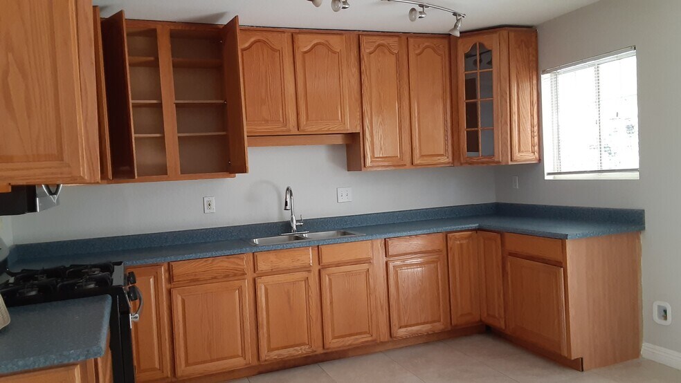 Building Photo - 15157 Jenell St