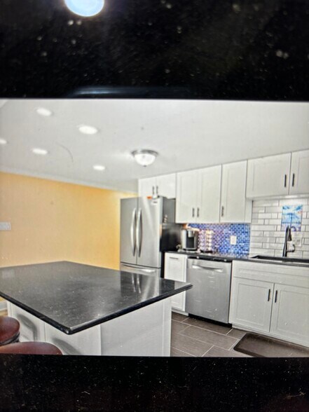 Kitchen/quartz countertops - 151 Calhoun Ave