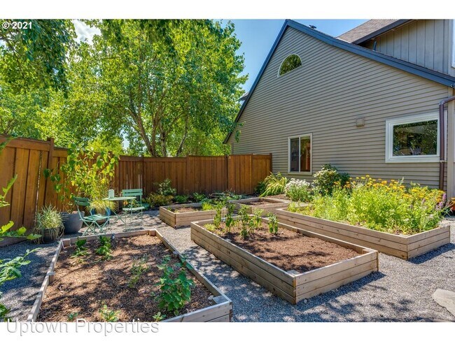 Building Photo - 3 br, 3 bath House - 7627 SW Skyhar Drive