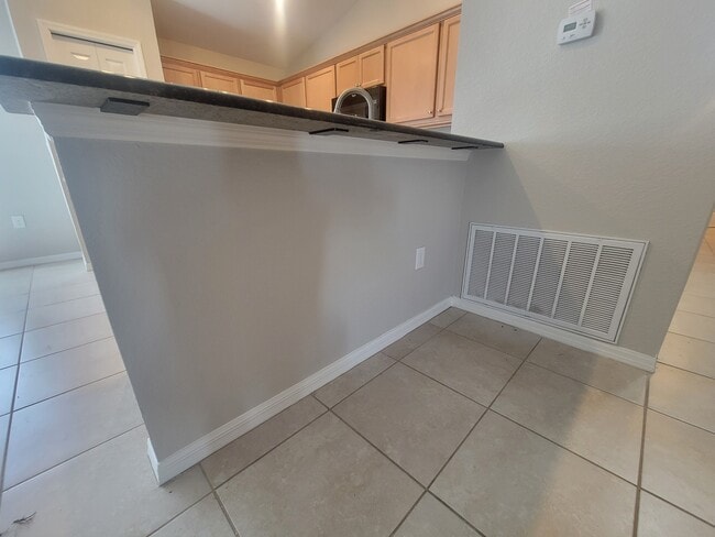 Building Photo - 4907 Summerfield Cir