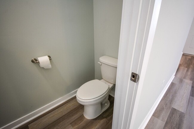 Building Photo - BEAUTIFUL! 2 Bedroom with Flex Space Townh...