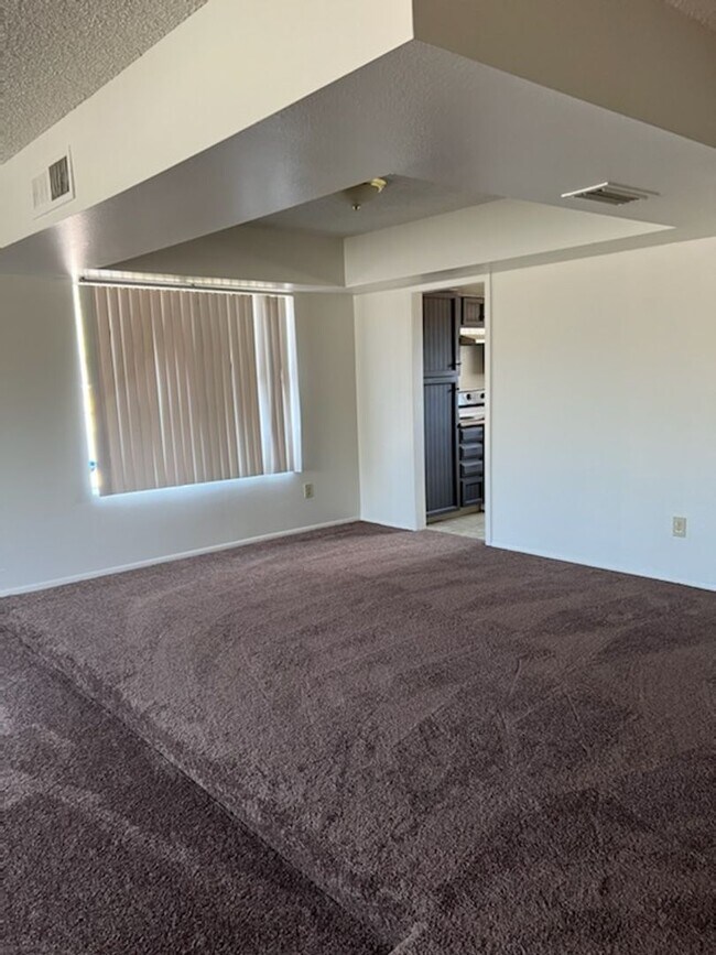 Building Photo - Charming 3 Bed 2 Bath home in Mesa with community pool and big backyard