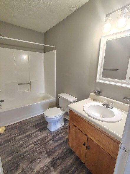 Building Photo - 16 Duiguid Dr